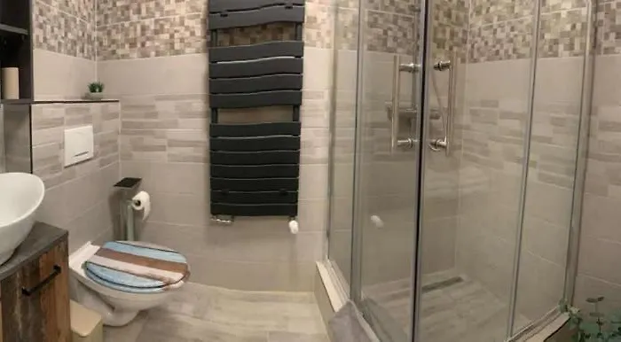 Valley Bistro Nocleg ze śniadaniem *